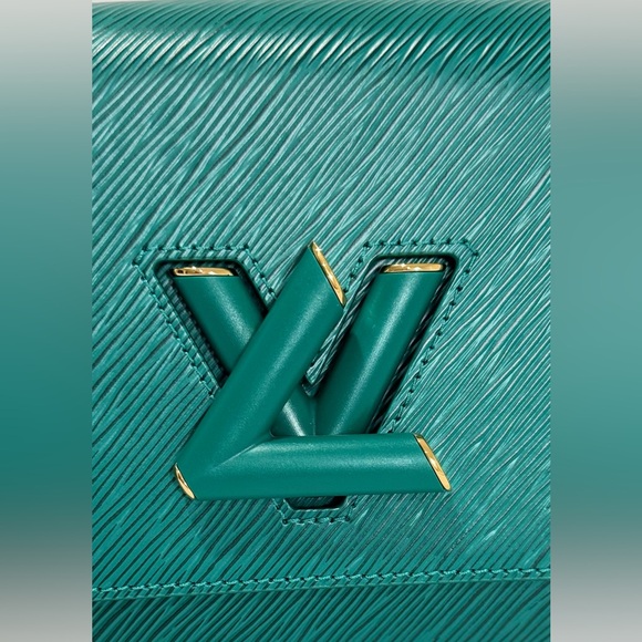 Louis Vuitton Epi Twist MM Bag Emerald Green LV - Picture 4 of 11
